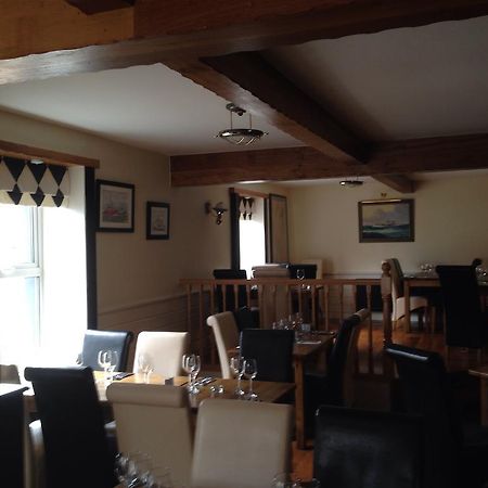 The Fleet Inn Guesthouse & Restaurant Killybegs Dış mekan fotoğraf