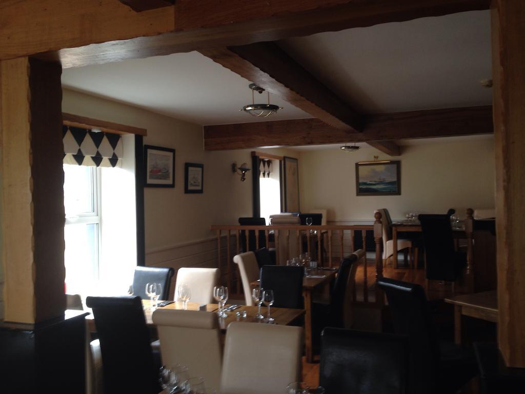 The Fleet Inn Guesthouse & Restaurant Killybegs Dış mekan fotoğraf